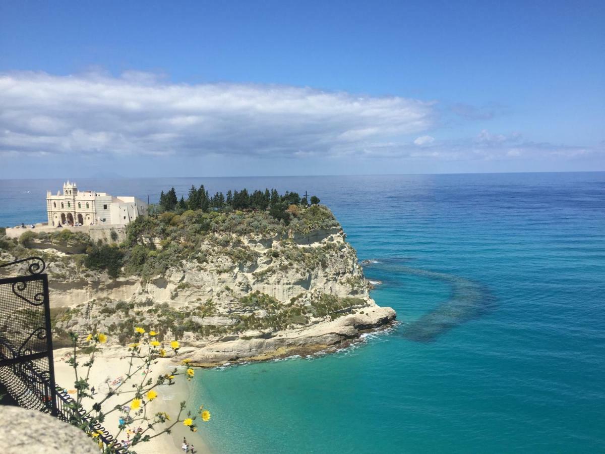 Апартаменты La Mesonette A Due Passi Dal Mare Тропея Экстерьер фото
