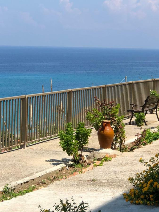 Апартаменты La Mesonette A Due Passi Dal Mare Тропея Экстерьер фото