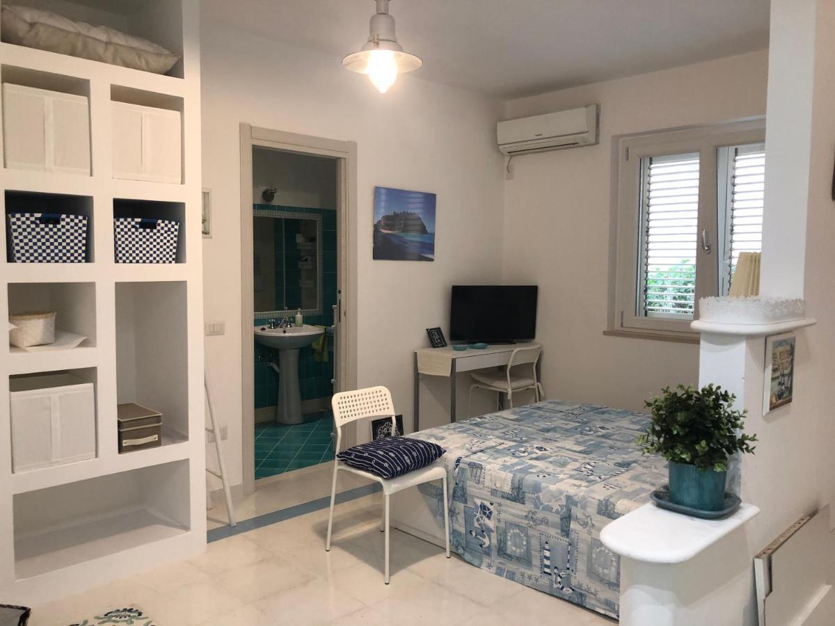 Апартаменты La Mesonette A Due Passi Dal Mare Тропея Экстерьер фото